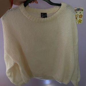 cozy h&m cream sweater !